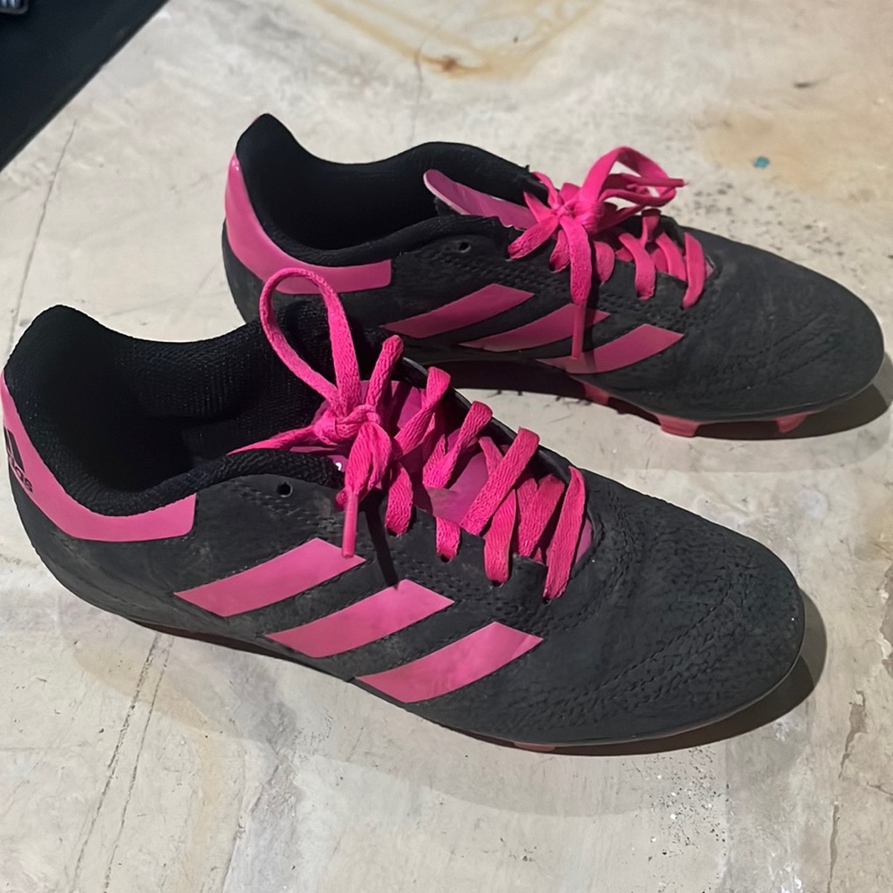 Adidas girls soccer cleats shoes
